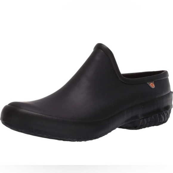 Bogs Shoes - NEW IN BOX Bogs “Patch” Clogs. Women’s Size 6M. Black